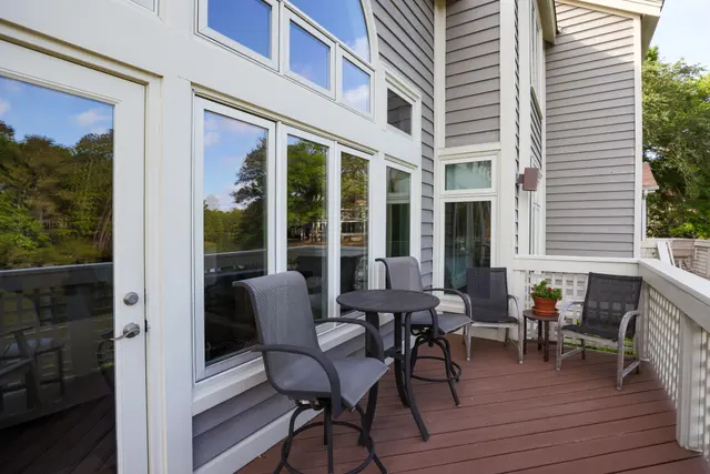 Deck at Huntington 7643