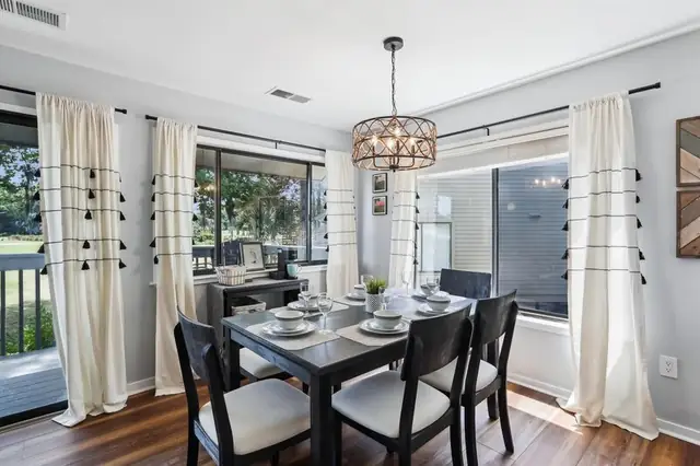 Dining area at Inverness Village 982