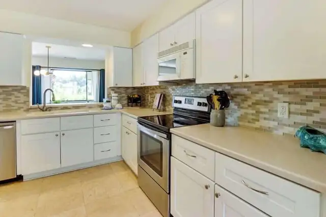 Kitchen at Inverness Village 919