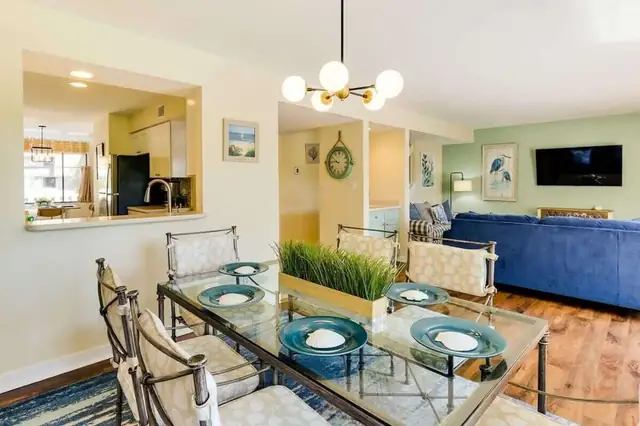 Dining area at Inverness Village 919