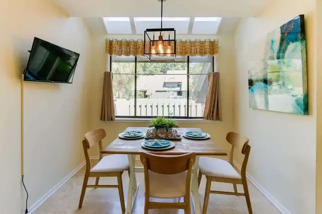 Dining area at Inverness Village 919