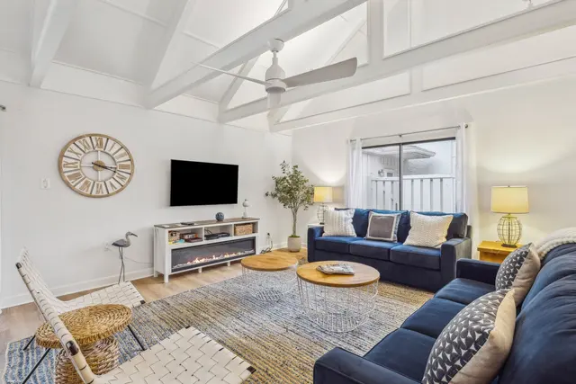 Living room at Queens Grant 579