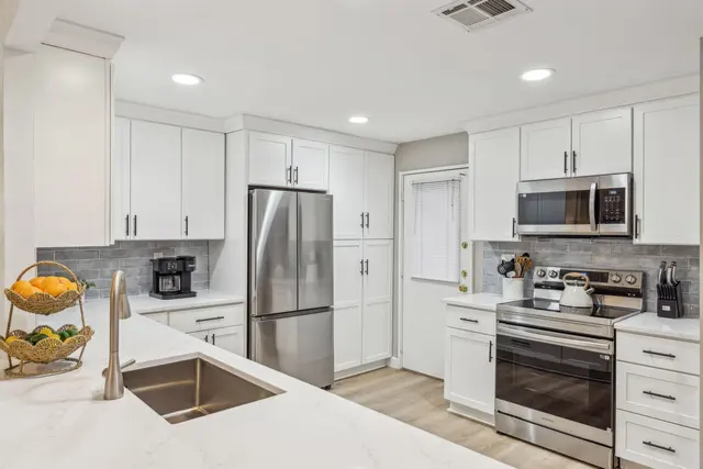 Kitchen at Queens Grant 579