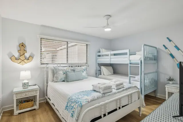 Bedroom at Queens Grant 579