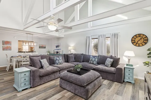 Living room at Queens Grant 619