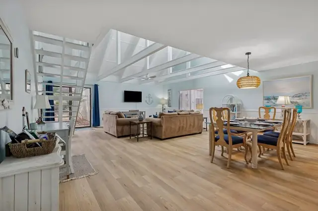 Living room at Queens Grant 536