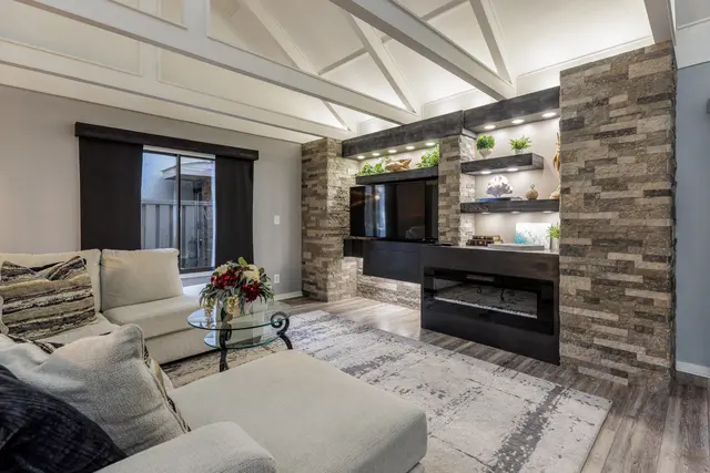 Living room at Queens Grant 573