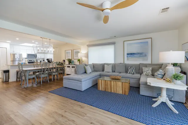 Living room at Queens Grant 618