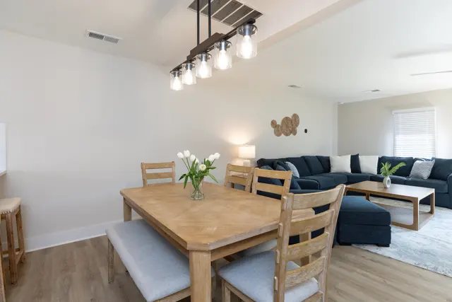 Dining area at Queens Grant 721