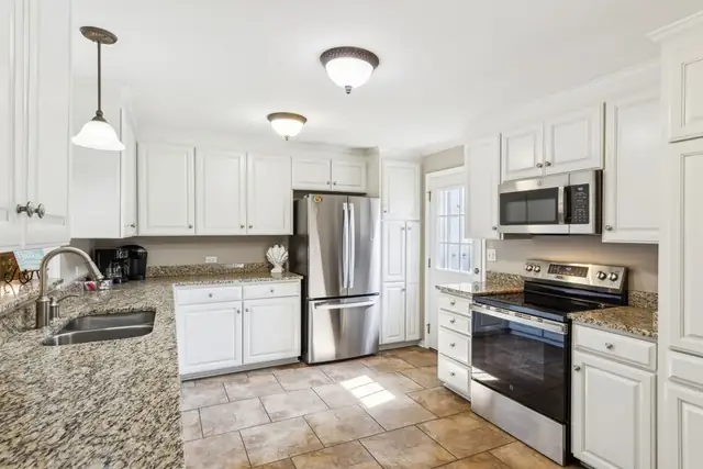 Kitchen at Queens Grant 517