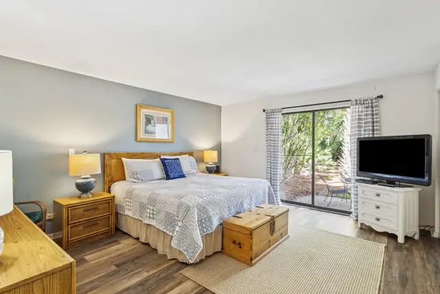 Bedroom at Queens Grant 517