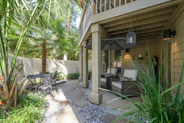 Outdoor space at St. Andrews Commons 1667