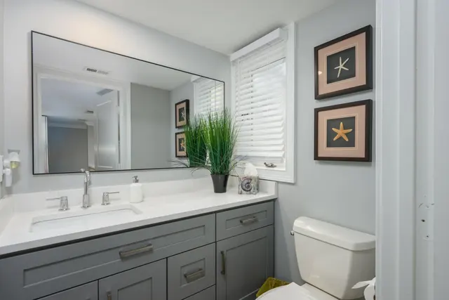 Bathroom at St. Andrews Commons 1667