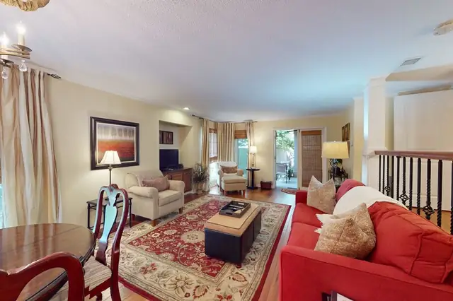 Living room at St. Andrews Commons 1867