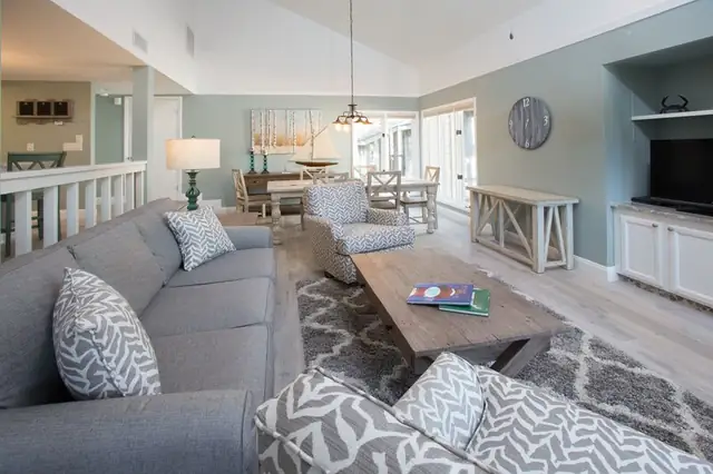Living room at St. Andrews Commons 1677