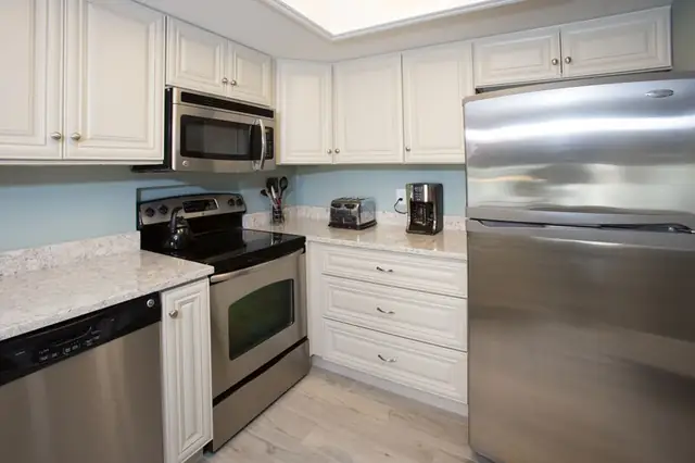 Kitchen at St. Andrews Commons 1677