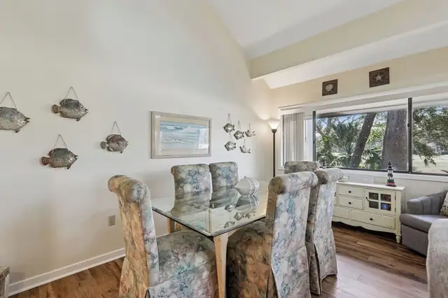 Dining area at Turnberry Village 231