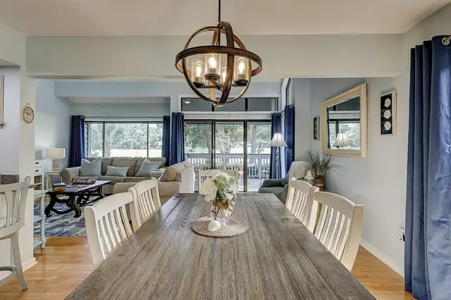 Dining area at Turnberry Village 269