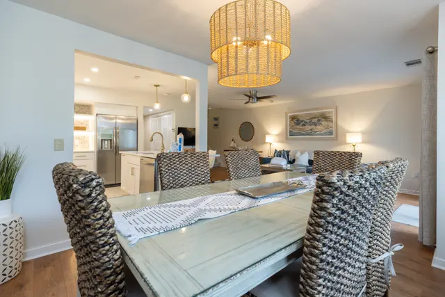Dining area at Turnberry Village 291