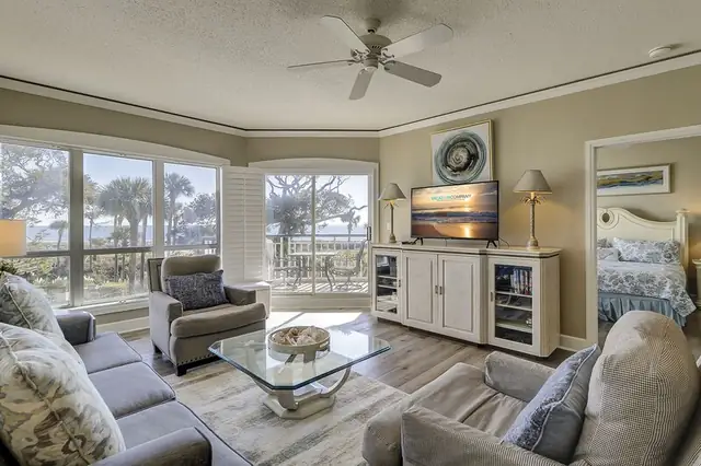 Living room at Windsor Court 3209