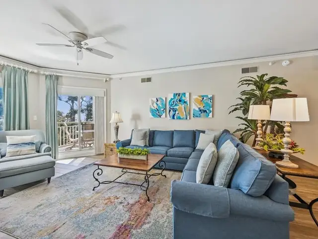 Living room at Windsor Place 206