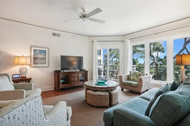 Living room at Windsor Place 2213