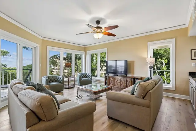 Living room at Windsor Place 2318