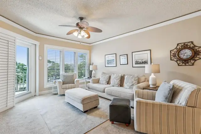 Living room at Windsor Place 404
