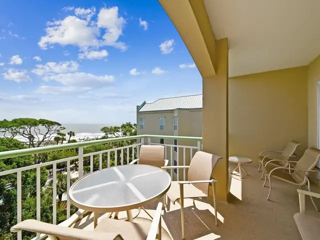 Balcony at Windsor Place 506