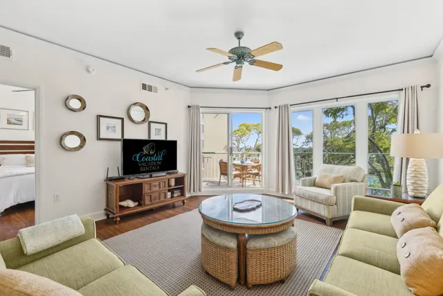 Living room at Windsor Place 302