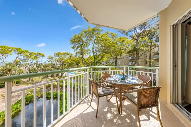 Outdoor space at Windsor Place 302