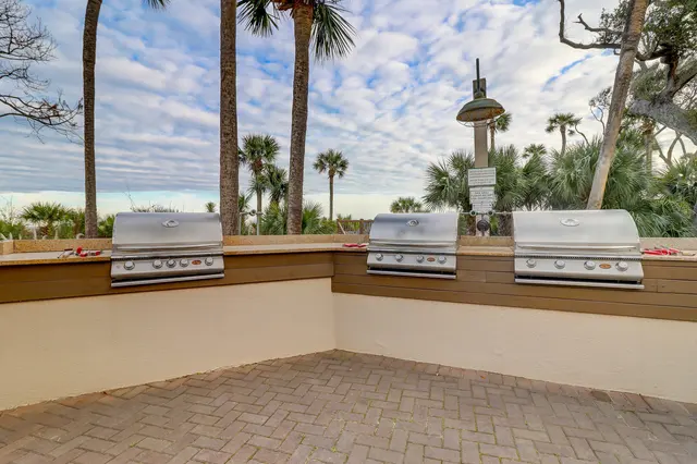 Outdoor space at Windsor Place 302