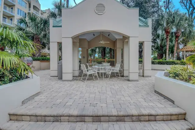 Balcony at Windsor Place 207