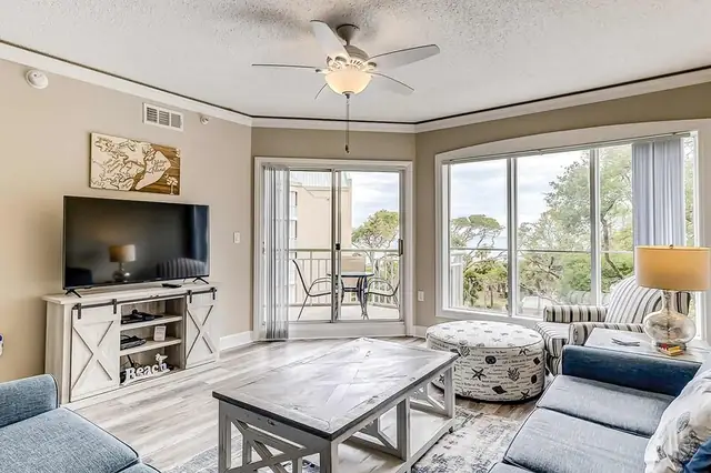 Living room at Windsor Place 402