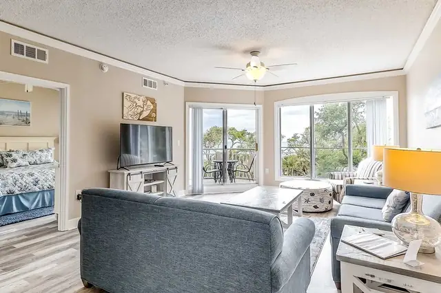 Living room at Windsor Place 402