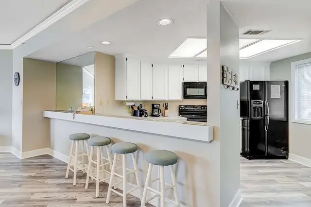 Kitchen at Windsor Place 402