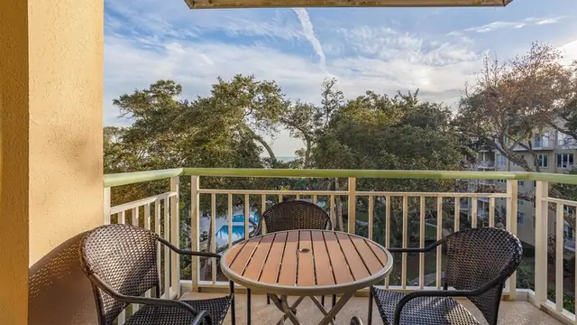 Balcony at Windsor Place 2413