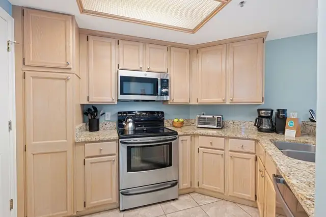 Kitchen at Windsor Place 2415