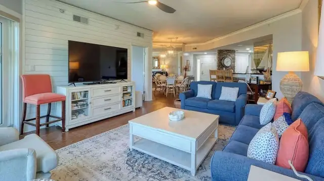 Living room at Windsor Place 405