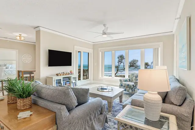 Living room at Windsor Place 2519