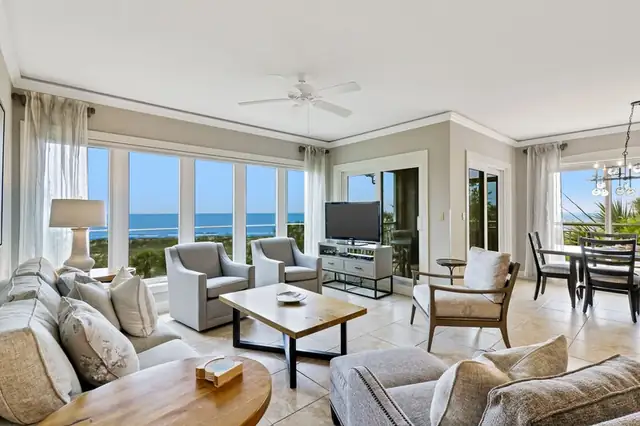Living room at Windsor Place 308