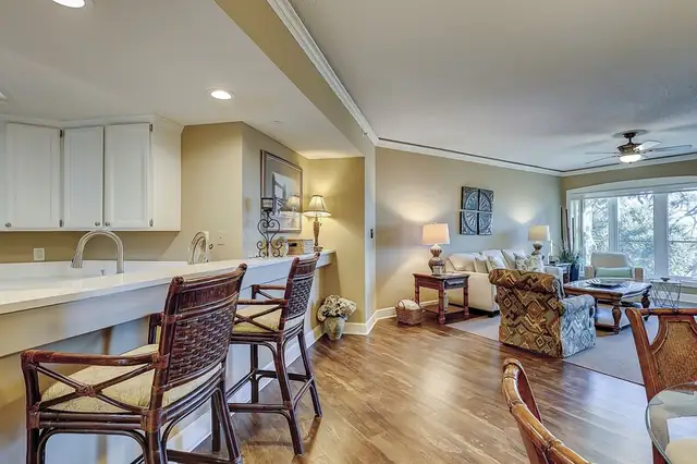 Kitchen at Windsor Place 305