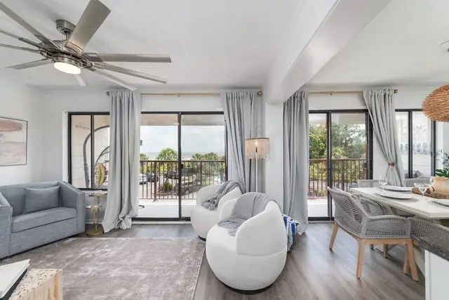 Living room at Admiral’s Row 215