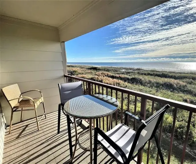 Balcony at Admiral’s Row 203