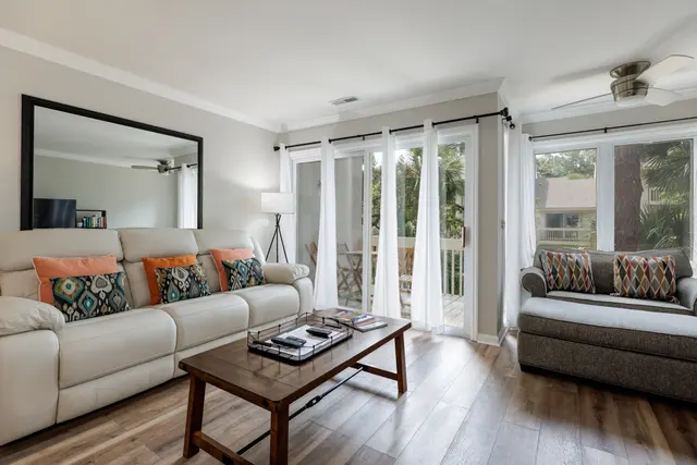 Living room at Beach Arbor 11