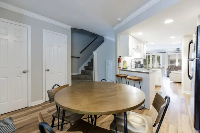 Dining area at Beach Arbor 11