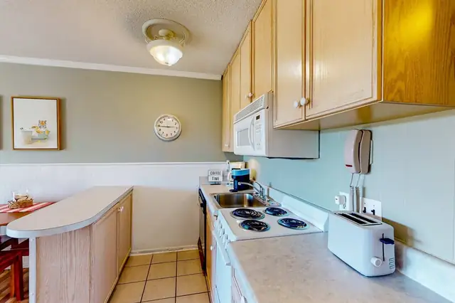 Kitchen at Hilton Head Island Beach & Tennis Resort OV A341