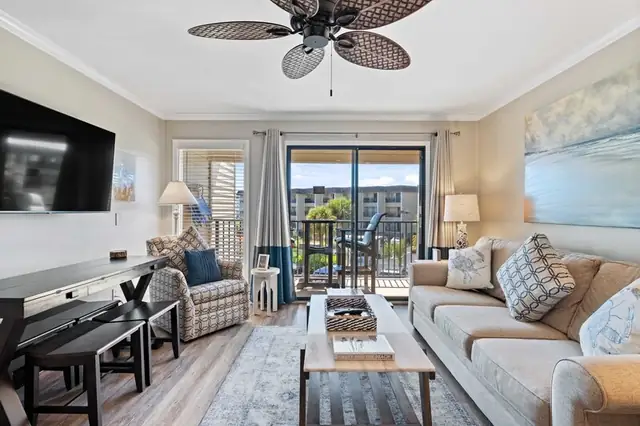 Living room at Hilton Head Island Beach & Tennis Resort B242