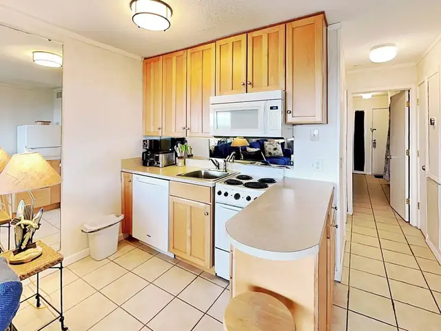 Kitchen at Hilton Head Island Beach & Tennis Resort 105