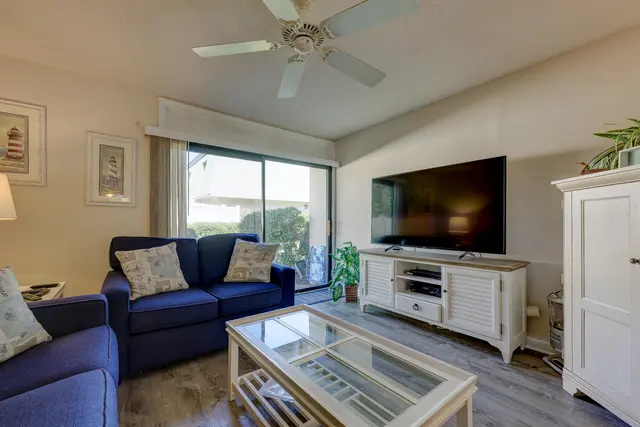 Living room at Hilton Head Cabanas 8